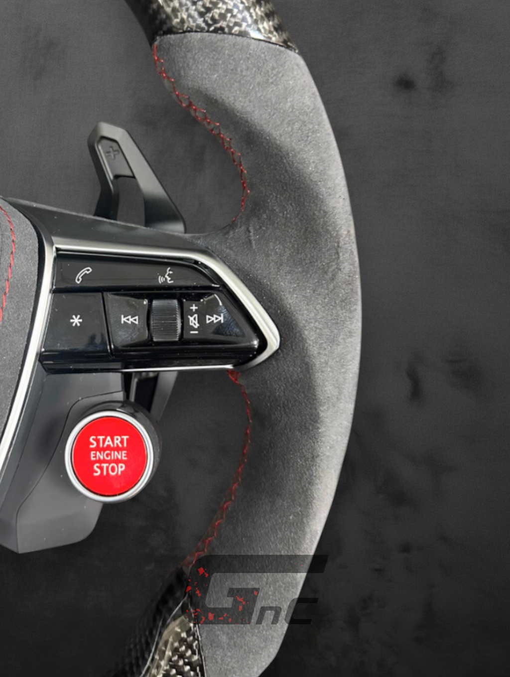 Custom Carbon & Alcantara Audi Steering Wheel – R8 buttons Edition