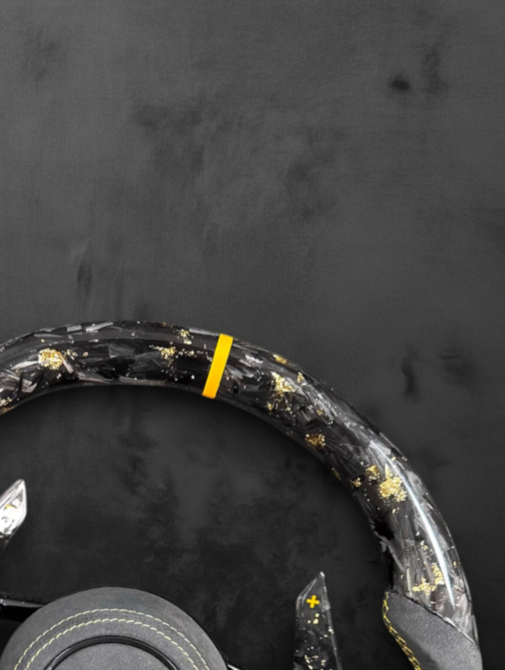 Custom Audi Forged Carbon Steering Wheel – Yellow Stripe – Alcantara Grip