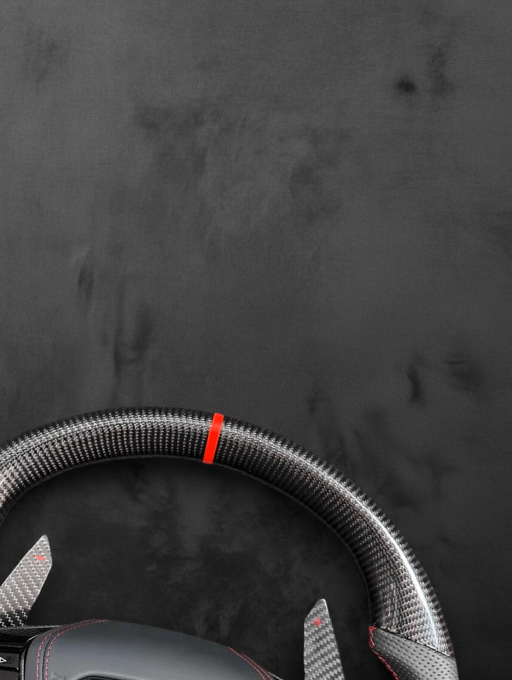 Custom Audi Carbon Perforated leather steering wheel – R8 Button Edition